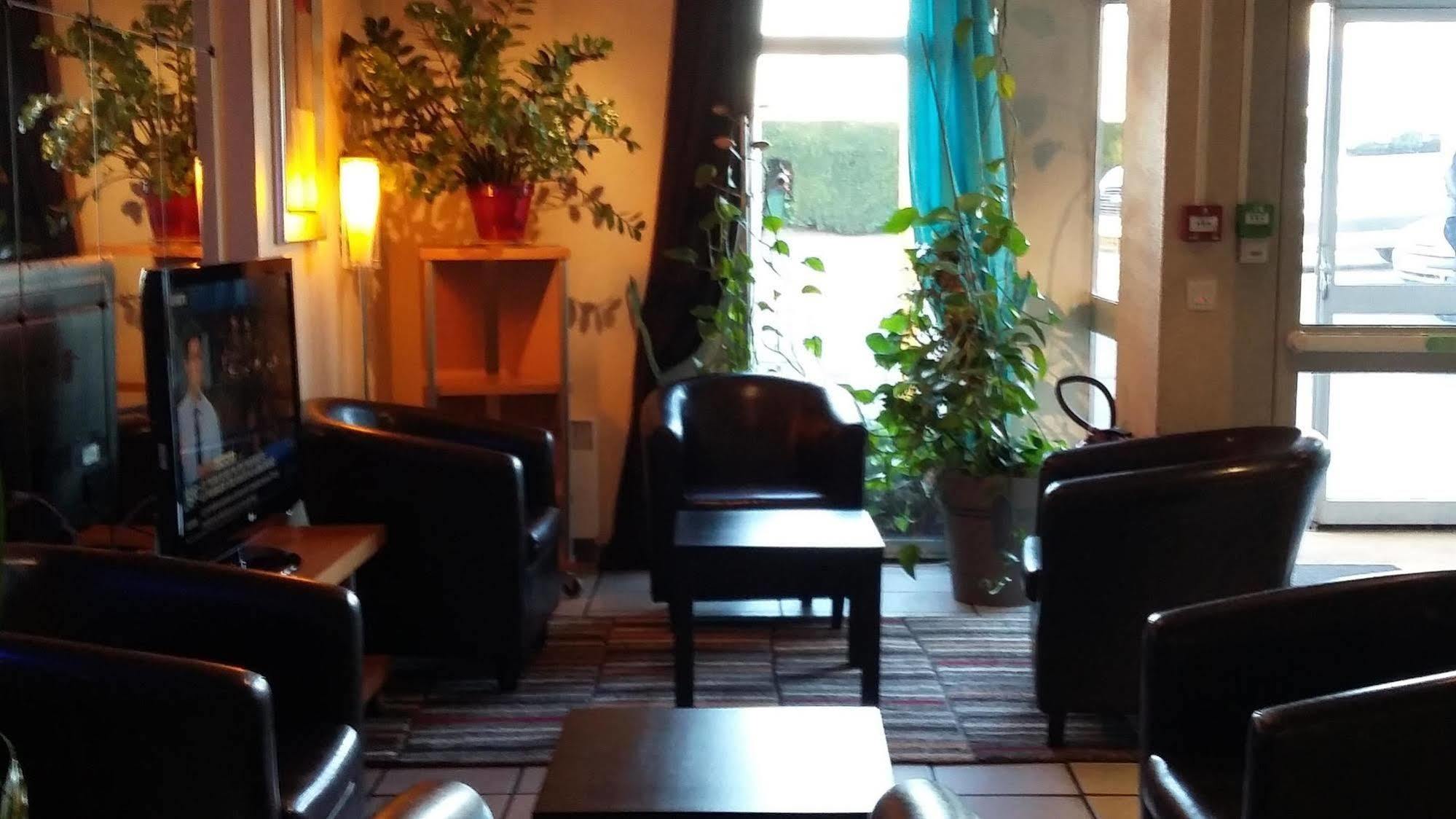 Ibis Budget Chilly-Mazarin Les Champarts エクステリア 写真
